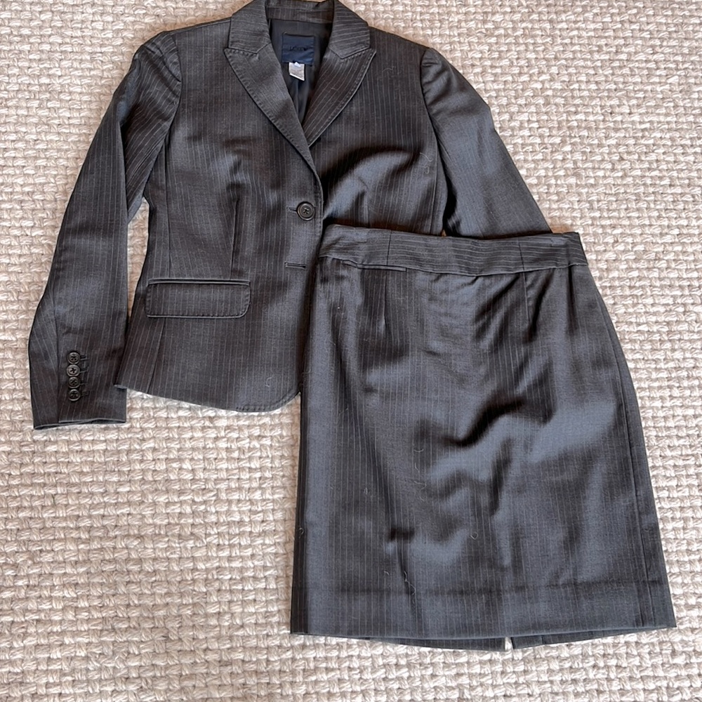 JCrew 100% Italian Wool 2 piece suit charcoal 0P EUC